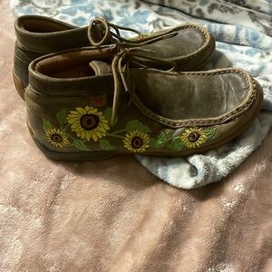 Twisted Xs (sunflower decal)